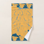 Gouden bloemen op een turquoise geschenk bad handdoek (Handdoek)