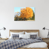 Gouden boom in de herfst canvas afdruk (Insitu (Slaapkamer))