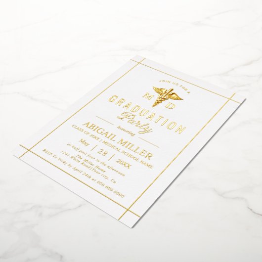 Gouden caduceus Klasse van 2025 wit afstuderen Folie Uitnodiging (Gedraaid)