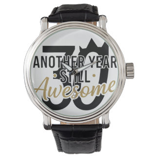 Gouden Elegante Script "Geweldig" Typografie Zwart Horloge