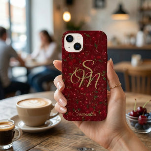 Gouden Initialen op Rode Vrucht: Kersen Monogram iPhone 13 Hoesje