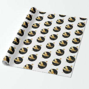 Gouden libel in zwarte cirkel cadeaupapier