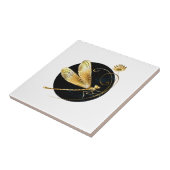 Gouden libel in zwarte cirkel tegeltje (Zijkant)