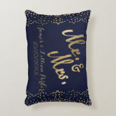 Gouden Marineblauwe M. en Mevr. Monogram Wedding Accent Kussen (Voorkant(Verticaal))