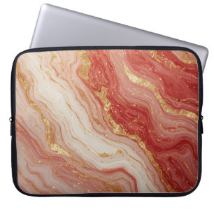 Gouden marmeren abstracte achtergrond met rode wer laptop sleeve