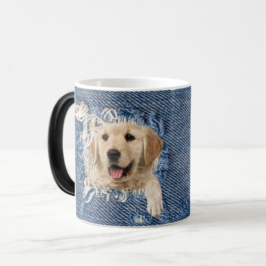 gouden opvrager in een frayed denim-gat magische mok (Voorkant links)