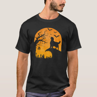Gouden Retriever Hond Maan Huilt In Bos Halloween T-shirt