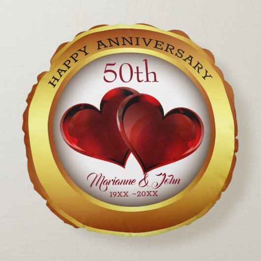 Gouden ring en harten rond kussen (Voorkant)