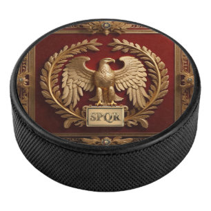 Gouden Romeinse keizerarend boven rood nr. 4 Hockey Puck