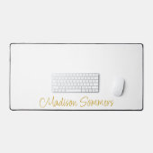 Gouden scriptnaam op witte bureaumat (Keyboard & Muis)