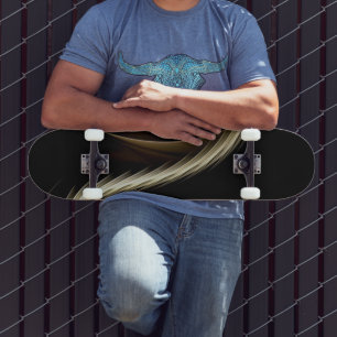 Gouden Swish Over Zwart Skateboard