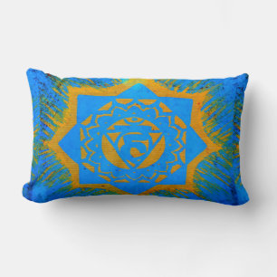 gouden tantric symbool op blauw kussen