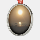 Gouden Zomerzonsondergang Reflectie op het strand Metalen Ornament (Links)