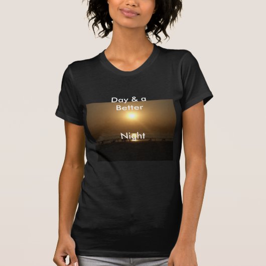 Gouden Zomerzonsondergang Reflectie op het strand T-shirt (Voorkant)