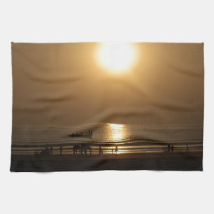 Gouden Zomerzonsondergang Reflectie op het strand Theedoek