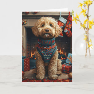 Goudendoodle-hond met kerstcadeaus open haard kaart