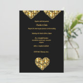 Goudharten trouwuitnodigingen zwarte achtergrond kaart (Staand voorkant)