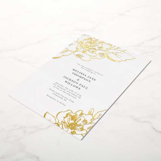 Goudvloerbedekking met bruine bruiloft folie uitnodiging (Gedraaid)