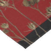 Gousses de graines sur une nappe (Angle)