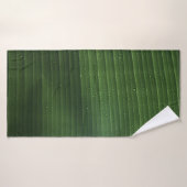 gouttelettes d'eau sur la feuille verte (Serviette de bain)