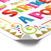 GRAB A PROP EN STRIK EEN POSE Feestbord Print (Hoek)