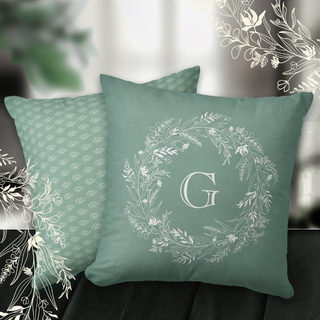 Graceful foliage circle featuring letter G Kussen (Creator heeft geüpload)