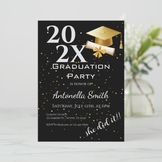 Graduation Invitation (Debout devant)