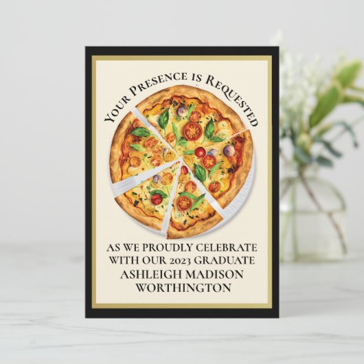Graduation / Invitation de la fête de pizza (Debout devant)
