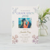 Graduation Party Invitation (Debout devant)