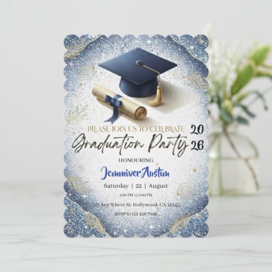 Graduation Party Invitation  (Debout devant)