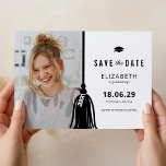 Graduation Photo Enregistrer Les Cartes De Date<br><div class="desc">Faites de vos annonces de remise de diplômes un peu plus personnel avec nos cartes de dates modernes sauvegardez. Ces cartes se distinguent par un chapeau de graduation régal, un texte personnalisé et une photo unique du diplômé. Ils combinent parfaitement l'ancienne tradition d'envoyer des annonces de remise de diplômes avec...</div>
