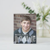 Graduation Photo Invitation Simple Personnalisée (Debout devant)