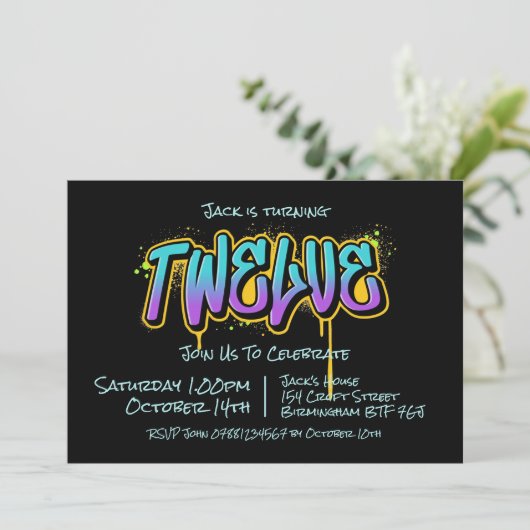 Graffiti Ado Douze Invitation (Debout devant)