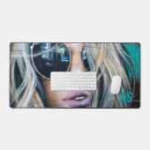 Graffiti blond meisje met zonnebril monogram bureaumat (Keyboard & Muis)