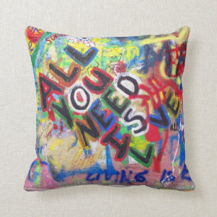 Graffiti Love Pillow Kussen