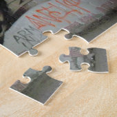 Graffiti : Mostar (Herzégovine) - Legpuzzel (Zijkant)