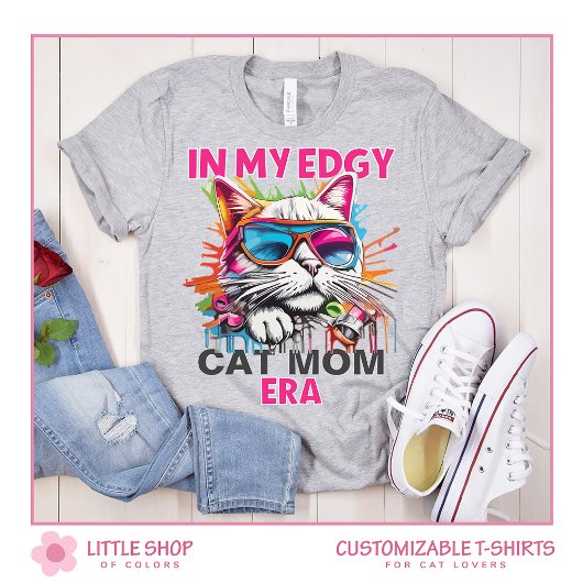 Graffiti Style Cat Mom  T-shirt