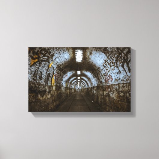 Graffititunnel Stedelijk Verval Canvas (Voorkant)
