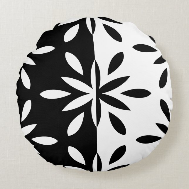 Grafisch zwart-wit en wit geometrisch ventilatorpa rond kussen (Voorkant)
