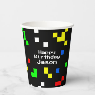 Grafische kaart met 8-bits videobeelden retro papieren bekers