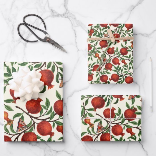 Granaatappels en Bella Moths op gebroken wit Inpakpapier Vel (Voorkant)