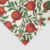 Granaatappels en Bella Moths op gebroken wit Tissuepapier (Detail)