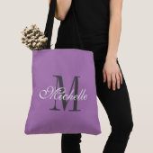 Grand grand sac fourre-tout violet avec monogramme (De près)