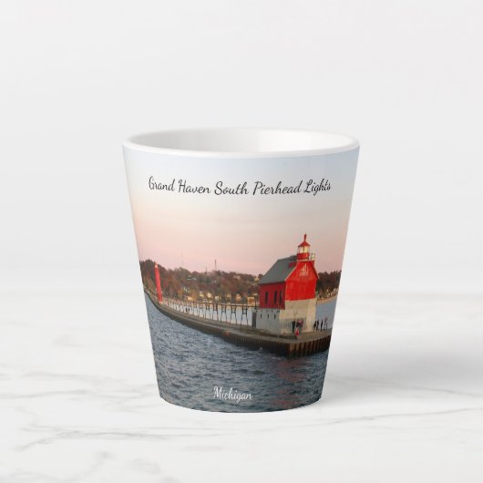 Grand Haven South Pierhead Lights latte mug (Devant)