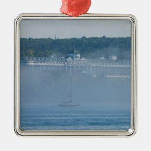 Grand Hotel Through the Fog Metalen Ornament