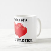 Grand-maman d'un guerrier de coeur - tasse (Devant droit)