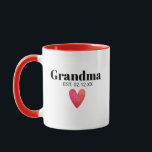 Grand-mère Faire-part de naissance Mug<br><div class="desc">Grand-mère Est. 20XX. Ce design mignon est la façon parfaite d'annoncer votre grossesse à une nouvelle grand-mère, grand-mère, gamma, nana, mamie, etc. Grand cadeau de la Fête des Mères pour n'importe quel grand-parent d'être. Qu'il s'agisse d'un garçon, d'une fille, de jumeaux, de triplets, ou d'un seul paquet de joie. Idéal...</div>