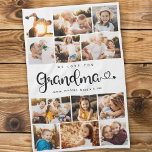 Grand-mère Nous t'aimons Coeurs Photo moderne Coll<br><div class="desc">Nous t'aimons grand-mère ! Cute, moderne et personnalisée famille photo collage serviette de cuisine pour montrer à grand-mère combien elle est aimée. Nous aimons cette écriture manuscrite avec des fioritures de coeur, ce qui en fait un cadeau de souvenir pour un grand-parent bien-aimé. Personnalisez avec 12 photos préférées et votre...</div>