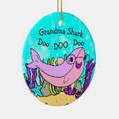 Grand-mère Shark - Ornement de Noël (Droite)
