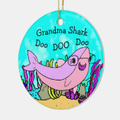 Grand-mère Shark - Ornement de Noël (Gauche)